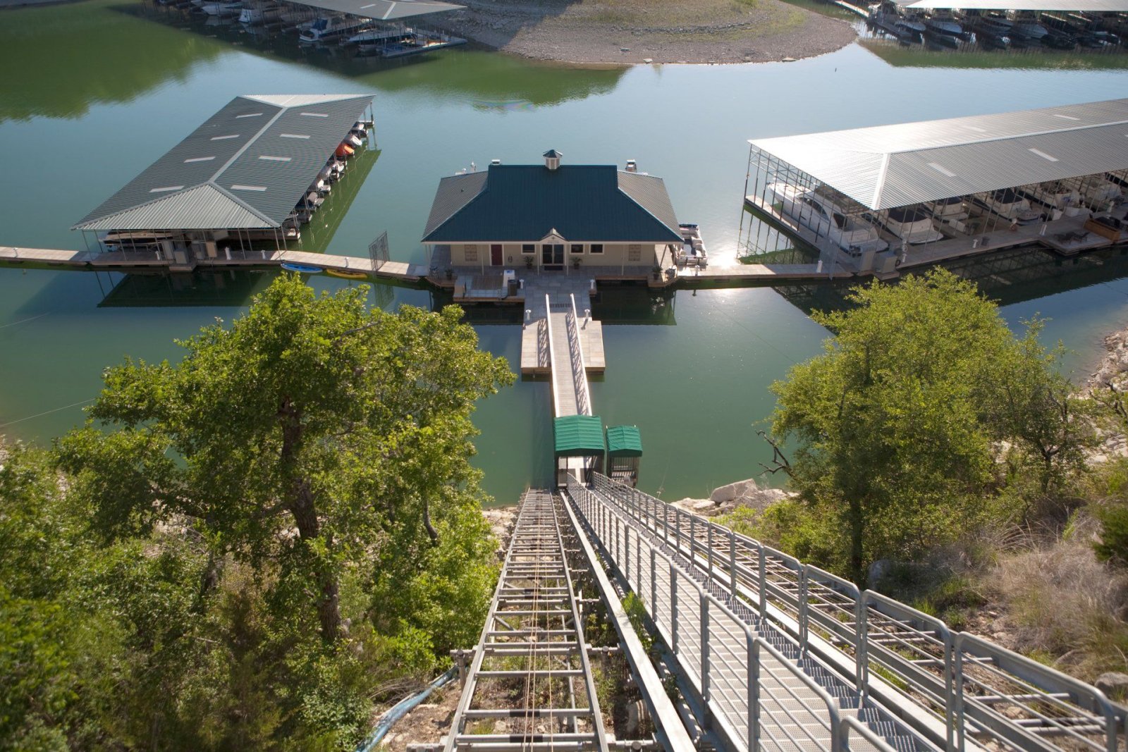 Rough Hollow Yacht Club & Marina